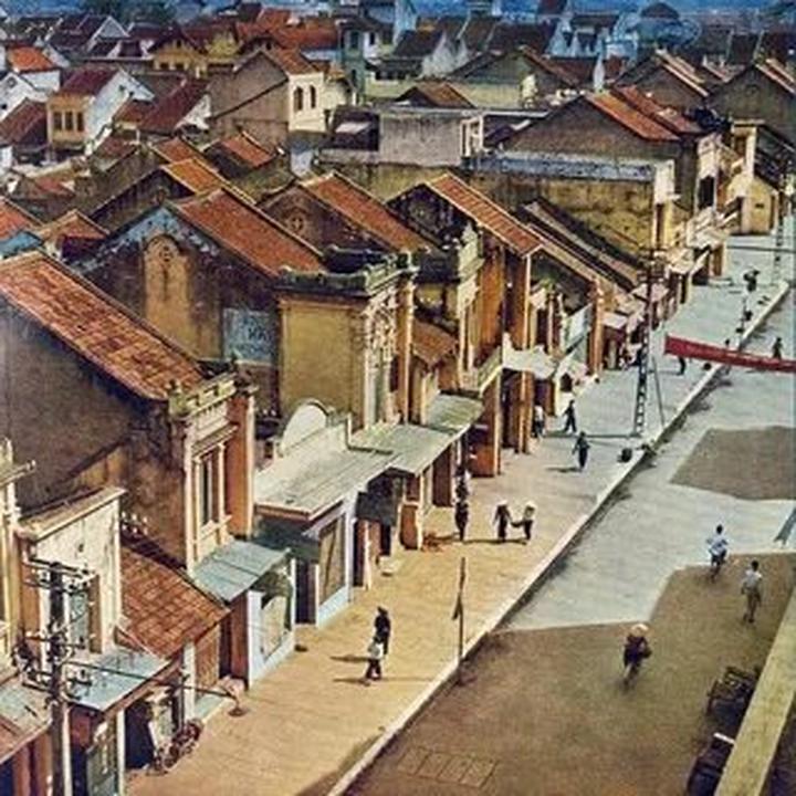 Huang Yoyo: Shop này dựa trên thiết kế basic, nhưng lại trẻ trung và phong cách.
